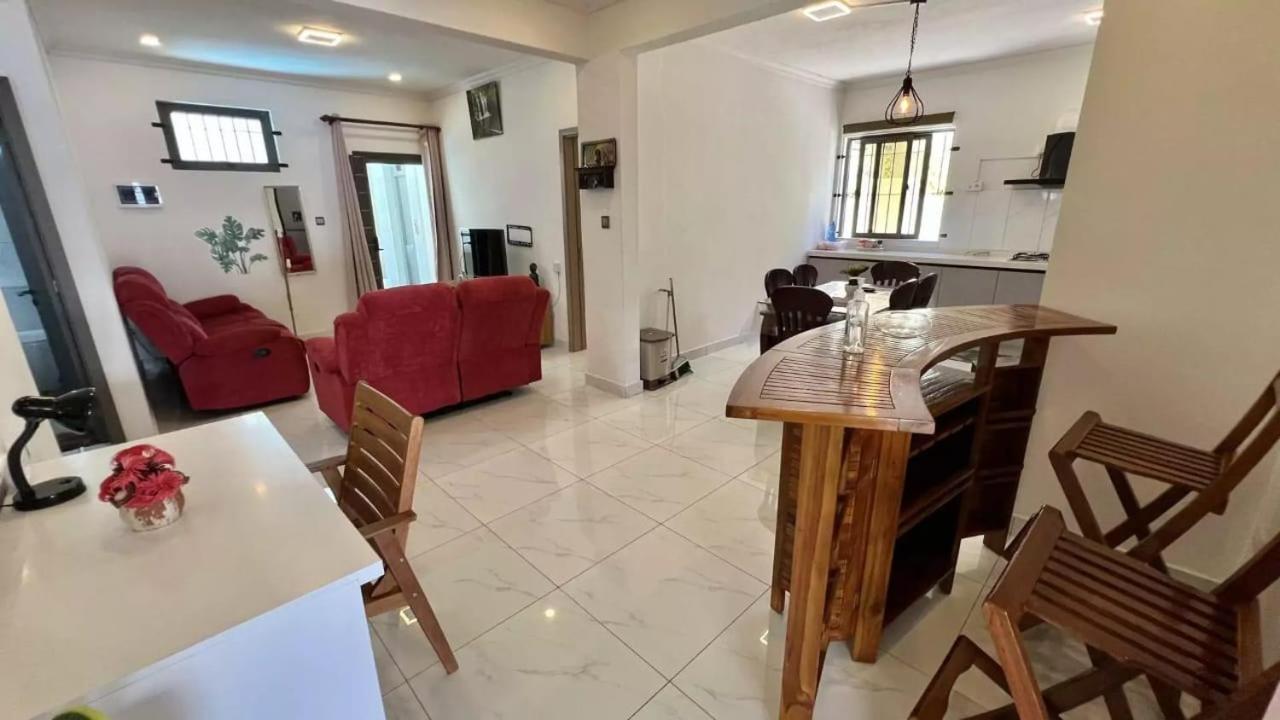 Nayuha Apt B Flic-en-Flacq エクステリア 写真